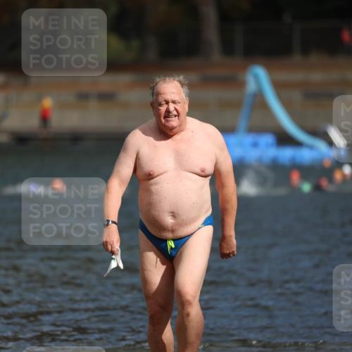 14.09.2025 - Stadtparktriathlon Michael Strokosch http://msf.ph/oto/8871797 14.09.2025 11:45:02 Schwimmen 1100 meine-sportfotos.de