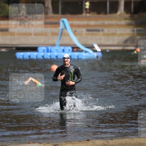 14.09.2025 - Stadtparktriathlon Michael Strokosch http://msf.ph/oto/8871836 14.09.2025 11:48:53 Schwimmen 1185 meine-sportfotos.de