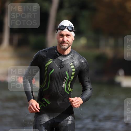 14.09.2025 - Stadtparktriathlon Michael Strokosch http://msf.ph/oto/8871857 14.09.2025 11:48:59 Schwimmen 1185, 1217 meine-sportfotos.de