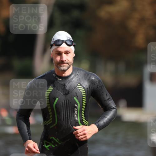 14.09.2025 - Stadtparktriathlon Michael Strokosch http://msf.ph/oto/8871858 14.09.2025 11:48:59 Schwimmen 1185, 1217 meine-sportfotos.de