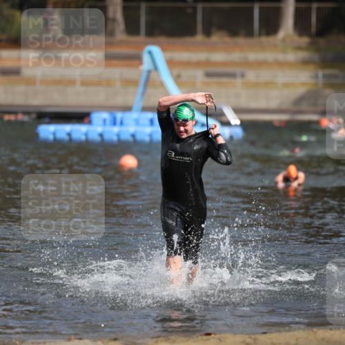 14.09.2025 - Stadtparktriathlon Michael Strokosch http://msf.ph/oto/8871893 14.09.2025 11:49:16 Schwimmen 1178 meine-sportfotos.de