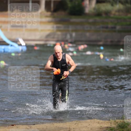 14.09.2025 - Stadtparktriathlon Michael Strokosch http://msf.ph/oto/8871916 14.09.2025 11:49:36 Schwimmen 1209 meine-sportfotos.de