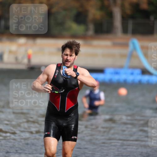 14.09.2025 - Stadtparktriathlon Michael Strokosch http://msf.ph/oto/8872098 14.09.2025 11:50:53 Schwimmen 1124, 1173 meine-sportfotos.de