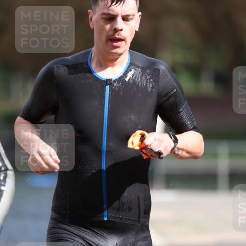 14.09.2025 - Stadtparktriathlon Michael Strokosch http://msf.ph/oto/8872153 14.09.2025 11:51:11 Schwimmen 1123, 1133, 1153, 1172, 1199, 1205, 1219 meine-sportfotos.de