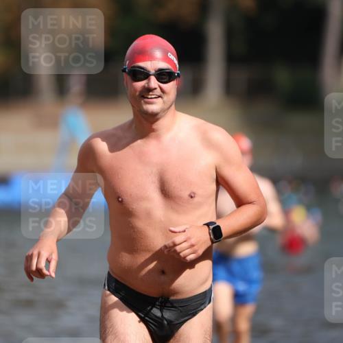 14.09.2025 - Stadtparktriathlon Michael Strokosch http://msf.ph/oto/8872164 14.09.2025 11:51:14 Schwimmen 1133, 1153, 1199, 1203 meine-sportfotos.de