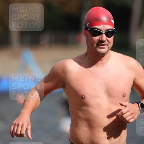 14.09.2025 - Stadtparktriathlon Michael Strokosch http://msf.ph/oto/8872169 14.09.2025 11:51:15 Schwimmen 1153, 1199, 1203 meine-sportfotos.de