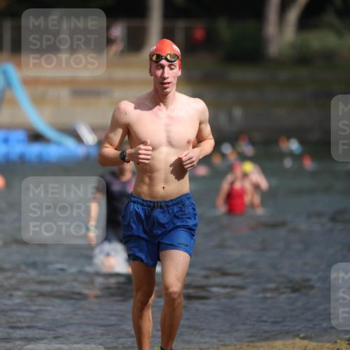 14.09.2025 - Stadtparktriathlon Michael Strokosch http://msf.ph/oto/8872172 14.09.2025 11:51:16 Schwimmen 1153, 1199, 1203 meine-sportfotos.de