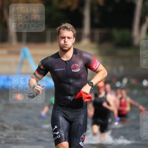 14.09.2025 - Stadtparktriathlon Michael Strokosch http://msf.ph/oto/8872191 14.09.2025 11:51:24 Schwimmen 1129, 1139, 1203, 1212 meine-sportfotos.de
