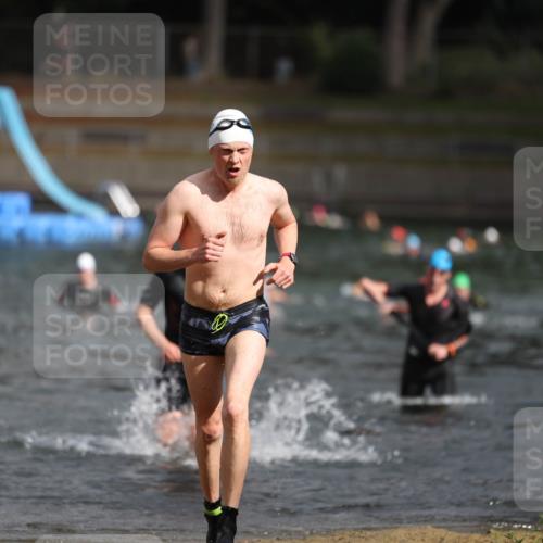 14.09.2025 - Stadtparktriathlon Michael Strokosch http://msf.ph/oto/8872258 14.09.2025 11:51:53 Schwimmen 1137, 1189 meine-sportfotos.de