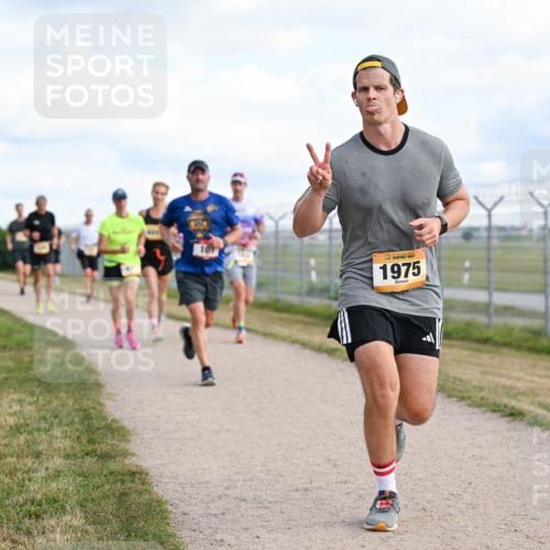 14.09.2025 - Airport Race Dr. Thomas Lammeyer http://msf.ph/oto/8872298 14.09.2025 12:16:57 Laufen 10, 1975 meine-sportfotos.de