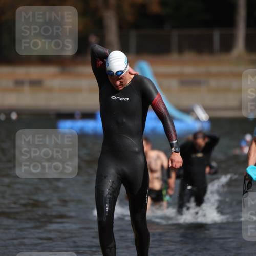 14.09.2025 - Stadtparktriathlon Michael Strokosch http://msf.ph/oto/8872316 14.09.2025 11:52:16 Schwimmen 1128, 1143, 1150, 1156, 1171, 1187, 1211 meine-sportfotos.de