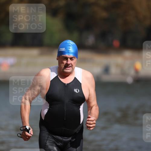 14.09.2025 - Stadtparktriathlon Michael Strokosch http://msf.ph/oto/8872377 14.09.2025 11:52:58 Schwimmen 1126, 1169 meine-sportfotos.de