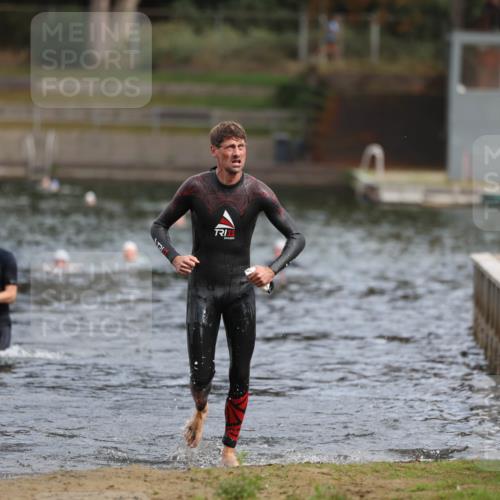 14.09.2025 - Stadtparktriathlon Michael Strokosch http://msf.ph/oto/8872619 14.09.2025 11:54:38 Schwimmen 1158 meine-sportfotos.de