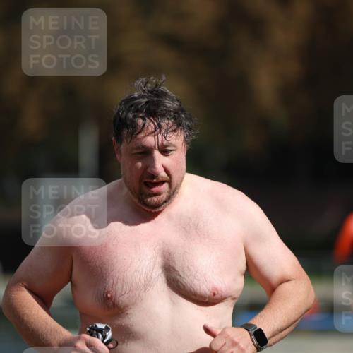 14.09.2025 - Stadtparktriathlon Michael Strokosch http://msf.ph/oto/8872715 14.09.2025 11:56:01 Schwimmen 1159 meine-sportfotos.de