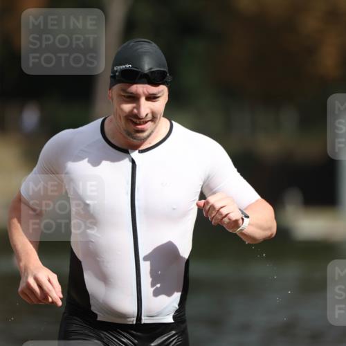 14.09.2025 - Stadtparktriathlon Michael Strokosch http://msf.ph/oto/8872766 14.09.2025 11:57:29 Schwimmen 1145 meine-sportfotos.de