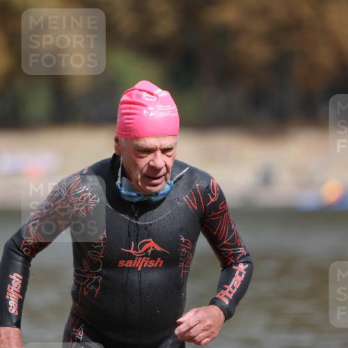 14.09.2025 - Stadtparktriathlon Michael Strokosch http://msf.ph/oto/8872811 14.09.2025 11:58:49 Schwimmen 1208, 1215 meine-sportfotos.de