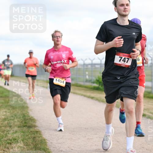 14.09.2025 - Airport Race Dr. Thomas Lammeyer http://msf.ph/oto/8873262 14.09.2025 12:18:00 Laufen 747, 36, 526, 1454 meine-sportfotos.de