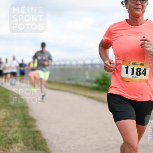 14.09.2025 - Airport Race Dr. Thomas Lammeyer http://msf.ph/oto/8873334 14.09.2025 12:18:04 Laufen 42, 1184, 2155 meine-sportfotos.de