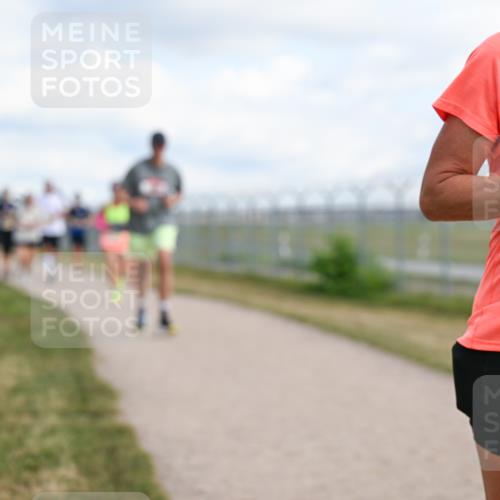 14.09.2025 - Airport Race Dr. Thomas Lammeyer http://msf.ph/oto/8873339 14.09.2025 12:18:04 Laufen 42, 118 meine-sportfotos.de