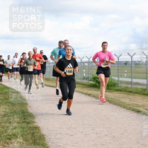 14.09.2025 - Airport Race Dr. Thomas Lammeyer http://msf.ph/oto/8873812 14.09.2025 12:18:32 Laufen 4274, 77, 1985, 1066 meine-sportfotos.de