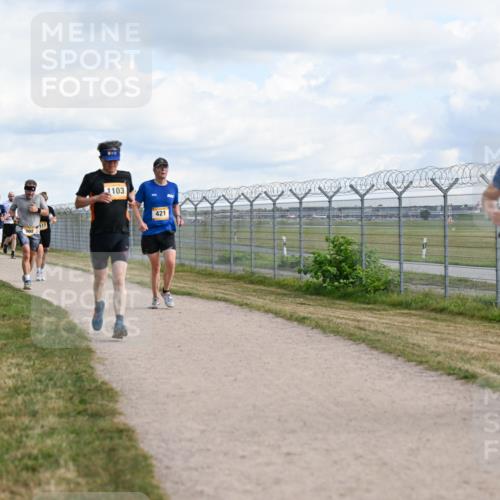 14.09.2025 - Airport Race Dr. Thomas Lammeyer http://msf.ph/oto/8874455 14.09.2025 12:19:10 Laufen 1634494, 300, 117, 1103, 421, 244 meine-sportfotos.de