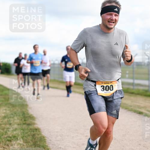 14.09.2025 - Airport Race Dr. Thomas Lammeyer http://msf.ph/oto/8874559 14.09.2025 12:19:17 Laufen 300 meine-sportfotos.de