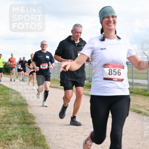 14.09.2025 - Airport Race Dr. Thomas Lammeyer http://msf.ph/oto/8874633 14.09.2025 12:19:21 Laufen 882, 856 meine-sportfotos.de
