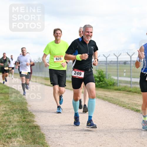 14.09.2025 - Airport Race Dr. Thomas Lammeyer http://msf.ph/oto/8874762 14.09.2025 12:19:29 Laufen 625, 248, 249 meine-sportfotos.de
