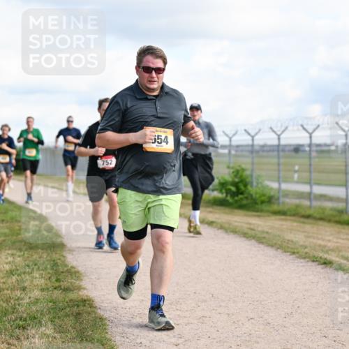 14.09.2025 - Airport Race Dr. Thomas Lammeyer http://msf.ph/oto/8874972 14.09.2025 12:19:42 Laufen 752, 554 meine-sportfotos.de