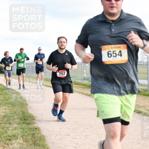 14.09.2025 - Airport Race Dr. Thomas Lammeyer http://msf.ph/oto/8874983 14.09.2025 12:19:43 Laufen 422, 4272, 752, 654 meine-sportfotos.de