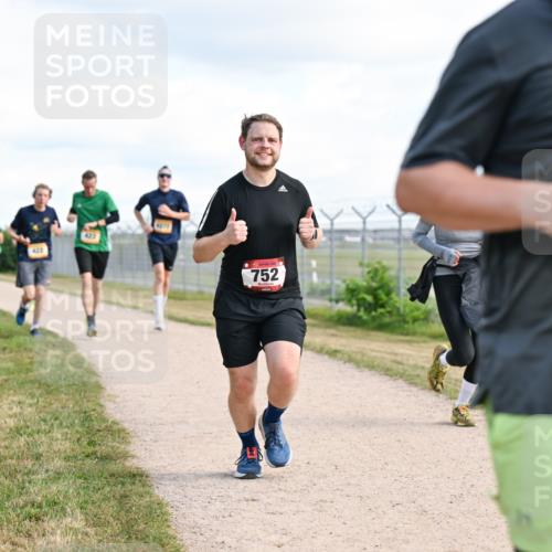14.09.2025 - Airport Race Dr. Thomas Lammeyer http://msf.ph/oto/8874993 14.09.2025 12:19:43 Laufen 423, 4372, 752, 654 meine-sportfotos.de