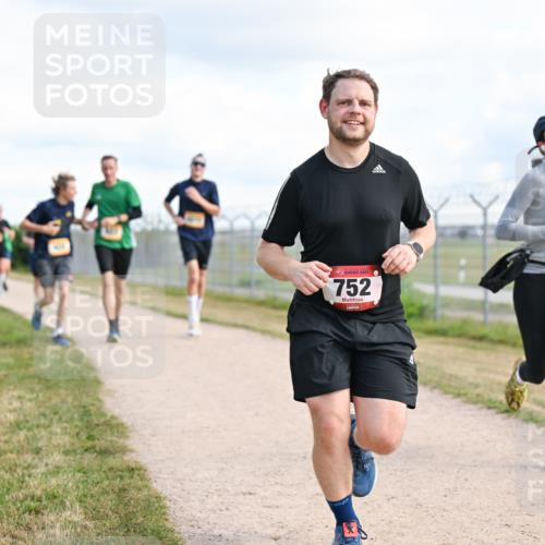 14.09.2025 - Airport Race Dr. Thomas Lammeyer http://msf.ph/oto/8875001 14.09.2025 12:19:44 Laufen 752 meine-sportfotos.de