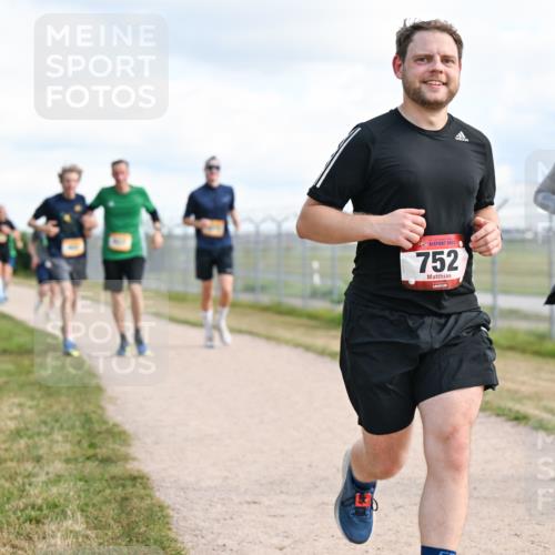 14.09.2025 - Airport Race Dr. Thomas Lammeyer http://msf.ph/oto/8875007 14.09.2025 12:19:44 Laufen 752 meine-sportfotos.de
