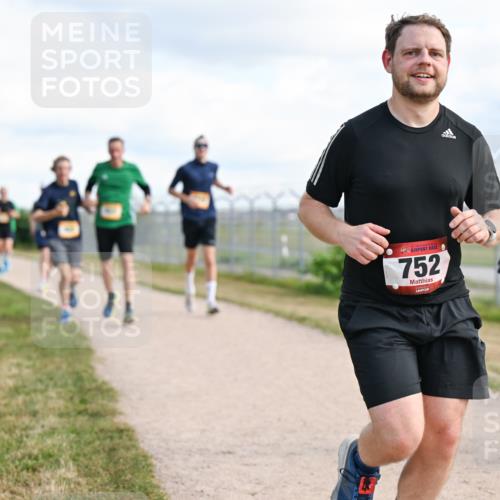 14.09.2025 - Airport Race Dr. Thomas Lammeyer http://msf.ph/oto/8875009 14.09.2025 12:19:44 Laufen 752 meine-sportfotos.de