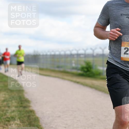 14.09.2025 - Airport Race Dr. Thomas Lammeyer http://msf.ph/oto/8875250 14.09.2025 12:20:02 Laufen 42, 2012 meine-sportfotos.de