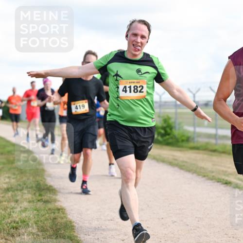 14.09.2025 - Airport Race Dr. Thomas Lammeyer http://msf.ph/oto/8875751 14.09.2025 12:20:34 Laufen 419, 4182, 1378 meine-sportfotos.de