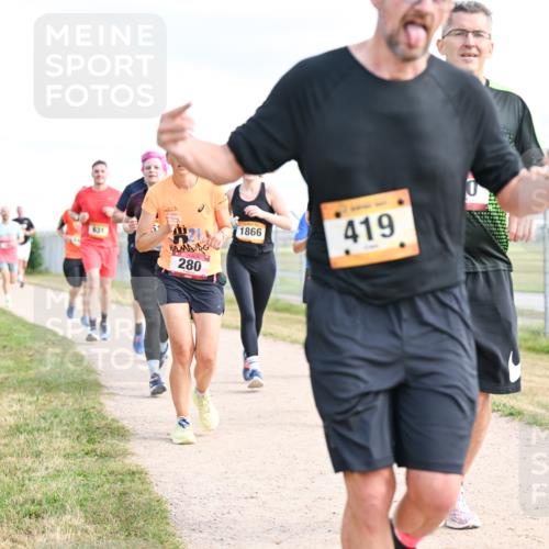 14.09.2025 - Airport Race Dr. Thomas Lammeyer http://msf.ph/oto/8875783 14.09.2025 12:20:36 Laufen 631, 21, 280, 1866, 419 meine-sportfotos.de