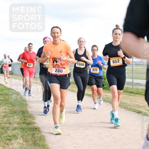 14.09.2025 - Airport Race Dr. Thomas Lammeyer http://msf.ph/oto/8875795 14.09.2025 12:20:36 Laufen 631, 51, 280, 1866, 652, 375 meine-sportfotos.de