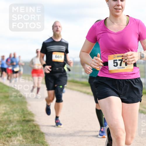 14.09.2025 - Airport Race Dr. Thomas Lammeyer http://msf.ph/oto/8875966 14.09.2025 12:20:46 Laufen 669, 42, 57 meine-sportfotos.de