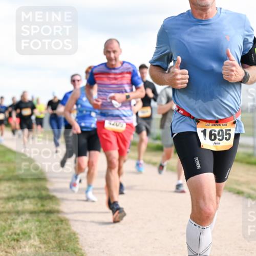 14.09.2025 - Airport Race Dr. Thomas Lammeyer http://msf.ph/oto/8876073 14.09.2025 12:20:53 Laufen 4209, 1695 meine-sportfotos.de