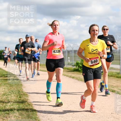 14.09.2025 - Airport Race Dr. Thomas Lammeyer http://msf.ph/oto/8876287 14.09.2025 12:21:06 Laufen 4226, 840, 53 meine-sportfotos.de