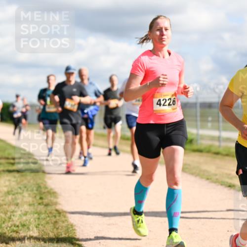 14.09.2025 - Airport Race Dr. Thomas Lammeyer http://msf.ph/oto/8876299 14.09.2025 12:21:06 Laufen 4226, 840 meine-sportfotos.de