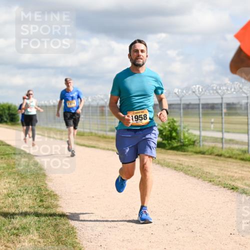 14.09.2025 - Airport Race Dr. Thomas Lammeyer http://msf.ph/oto/8876534 14.09.2025 12:21:20 Laufen 1958 meine-sportfotos.de