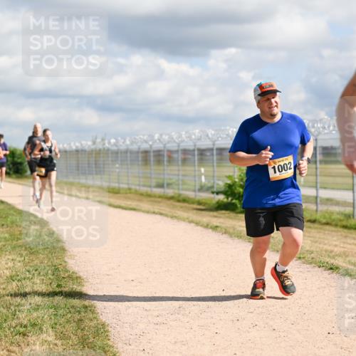 14.09.2025 - Airport Race Dr. Thomas Lammeyer http://msf.ph/oto/8876617 14.09.2025 12:21:27 Laufen 23, 0, 1002, 70 meine-sportfotos.de
