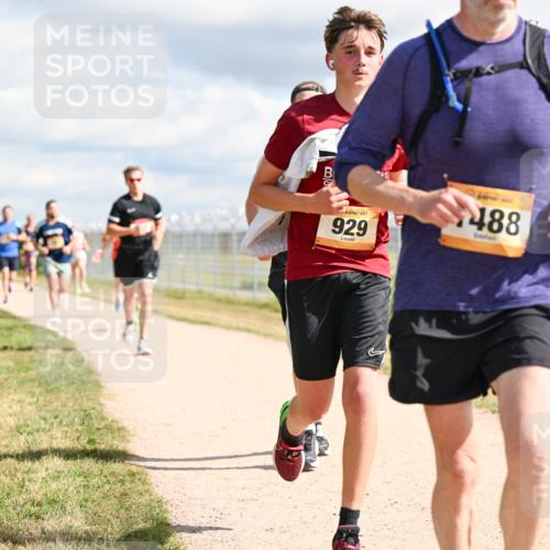 14.09.2025 - Airport Race Dr. Thomas Lammeyer http://msf.ph/oto/8876756 14.09.2025 12:21:38 Laufen 929, 488 meine-sportfotos.de