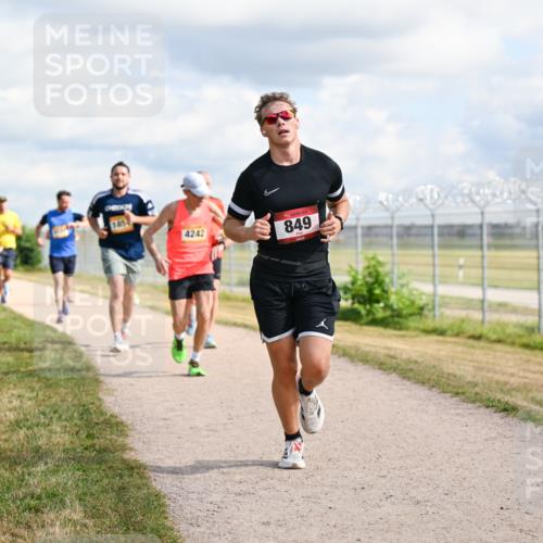 14.09.2025 - Airport Race Dr. Thomas Lammeyer http://msf.ph/oto/8876800 14.09.2025 12:21:41 Laufen 4242, 849 meine-sportfotos.de