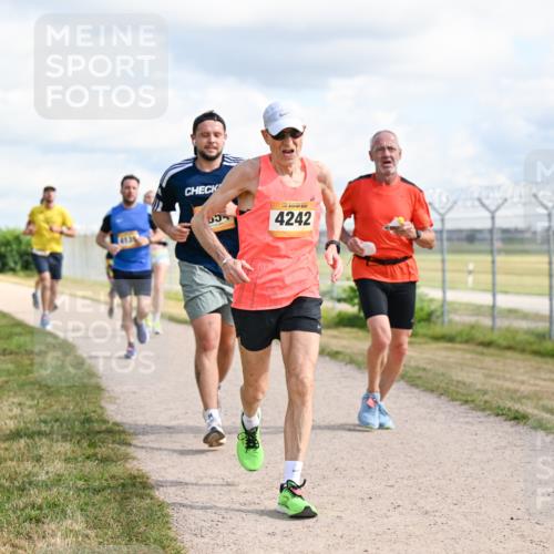 14.09.2025 - Airport Race Dr. Thomas Lammeyer http://msf.ph/oto/8876840 14.09.2025 12:21:43 Laufen 152, 4242 meine-sportfotos.de