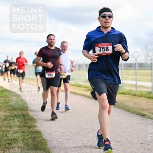 14.09.2025 - Airport Race Dr. Thomas Lammeyer http://msf.ph/oto/8876928 14.09.2025 12:21:53 Laufen 259, 69, 758 meine-sportfotos.de