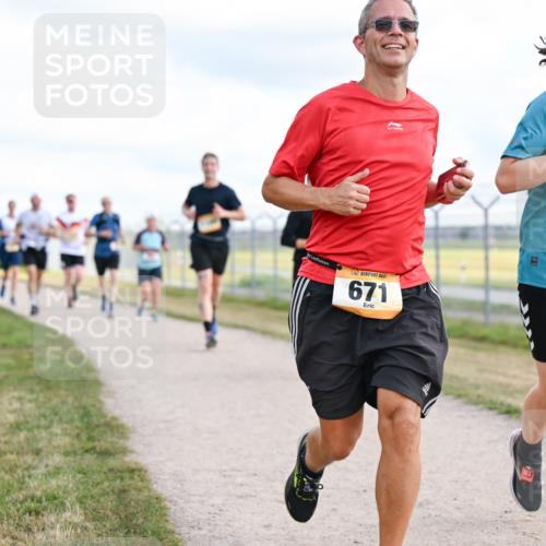 14.09.2025 - Airport Race Dr. Thomas Lammeyer http://msf.ph/oto/8876959 14.09.2025 12:21:59 Laufen 671, 2179 meine-sportfotos.de