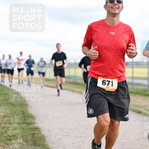 14.09.2025 - Airport Race Dr. Thomas Lammeyer http://msf.ph/oto/8876960 14.09.2025 12:21:59 Laufen 671, 2179 meine-sportfotos.de